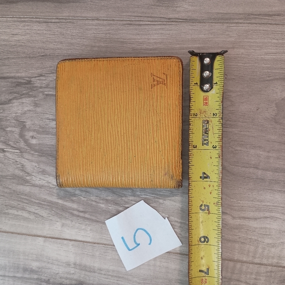 LOUIS VUITTON Epi Bifold  Wallet Marco  Yellow - Picture 7 of 8